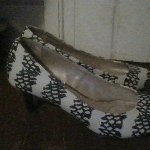 Black and white Flex Comfort heels